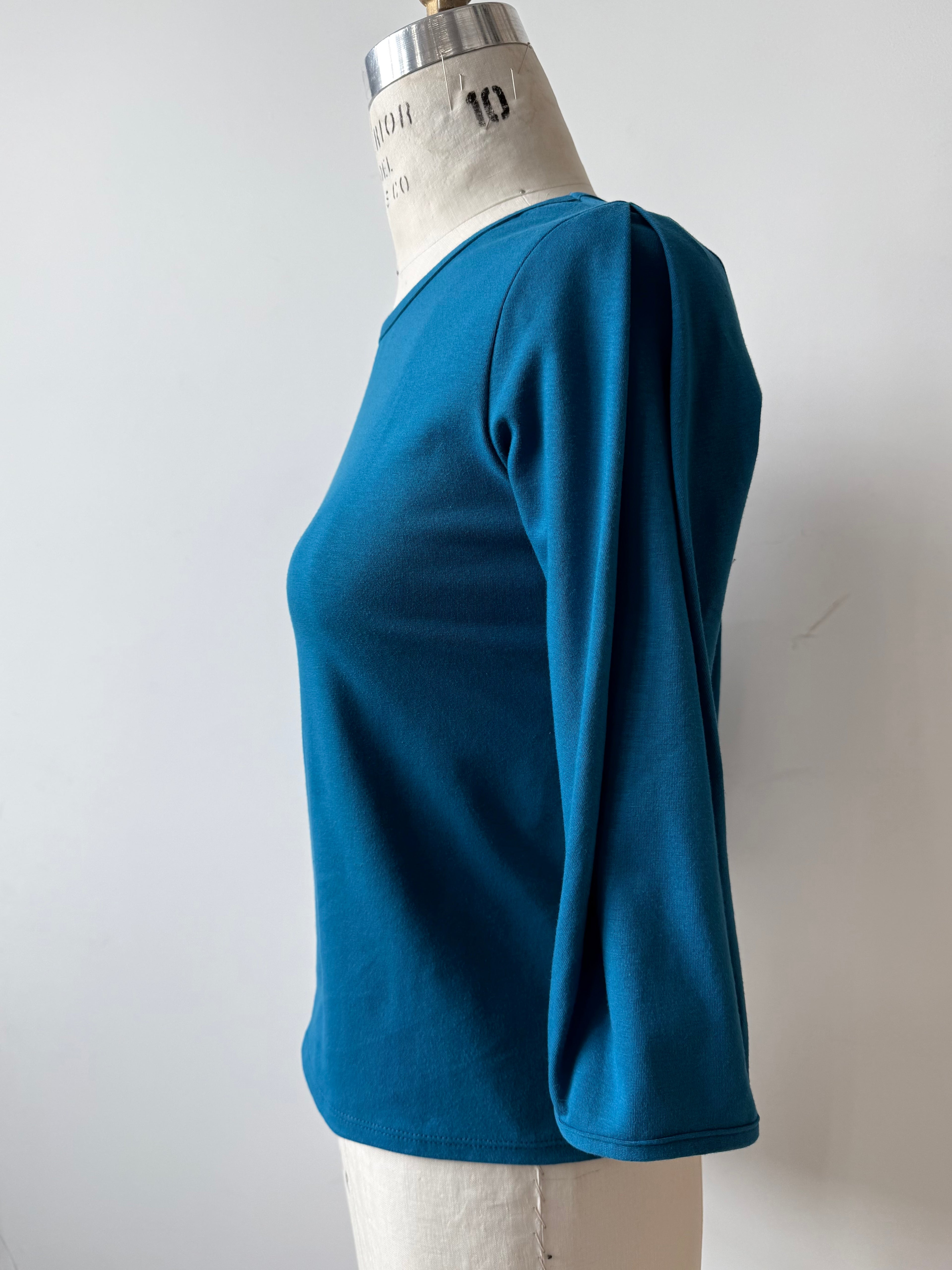 Lys Sweater ***PRE-ORDER***