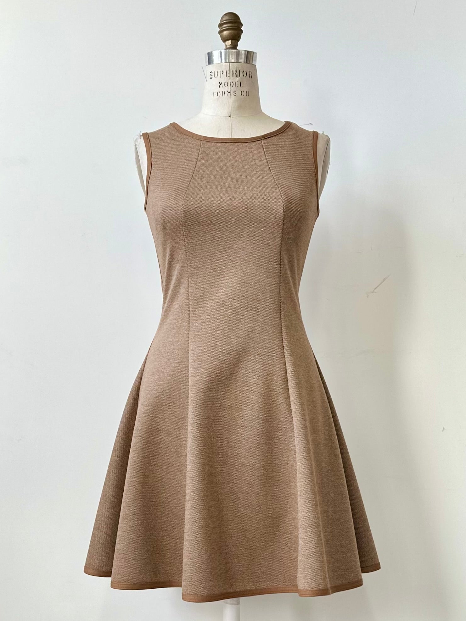 Robe Priestly ***PRÉ-COMMANDE***